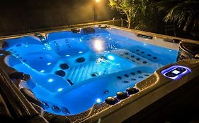 Studio Avec Jacuzzi